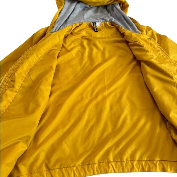 Divided H&M Yellow Lightweight Hoodie Windbreaker Jacket Size Small - Picture 13 of 17